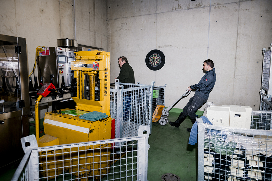 Weingut Josef Fischer in der Wachau beim Abfüllen des Jahrganges 2023 https://www.joseffischer.at/