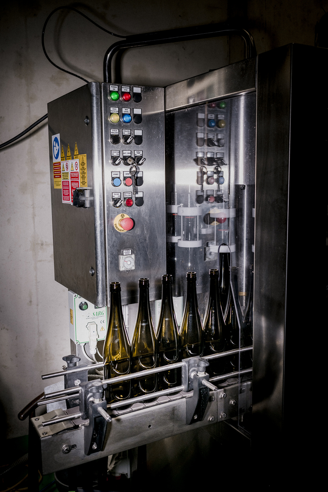 Weingut Josef Fischer in der Wachau beim Abfüllen des Jahrganges 2023 https://www.joseffischer.at/